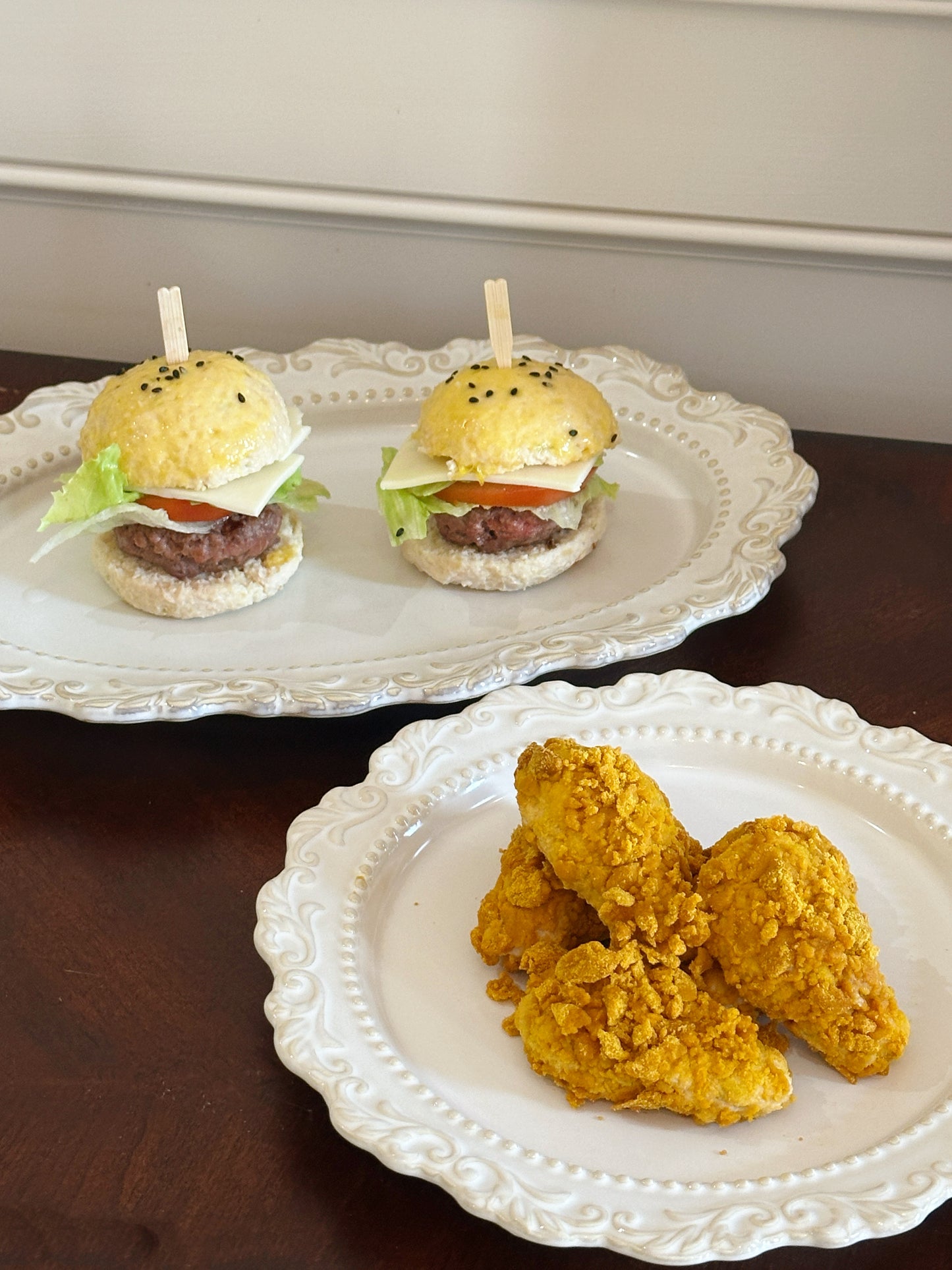 Toto Burger Bucket