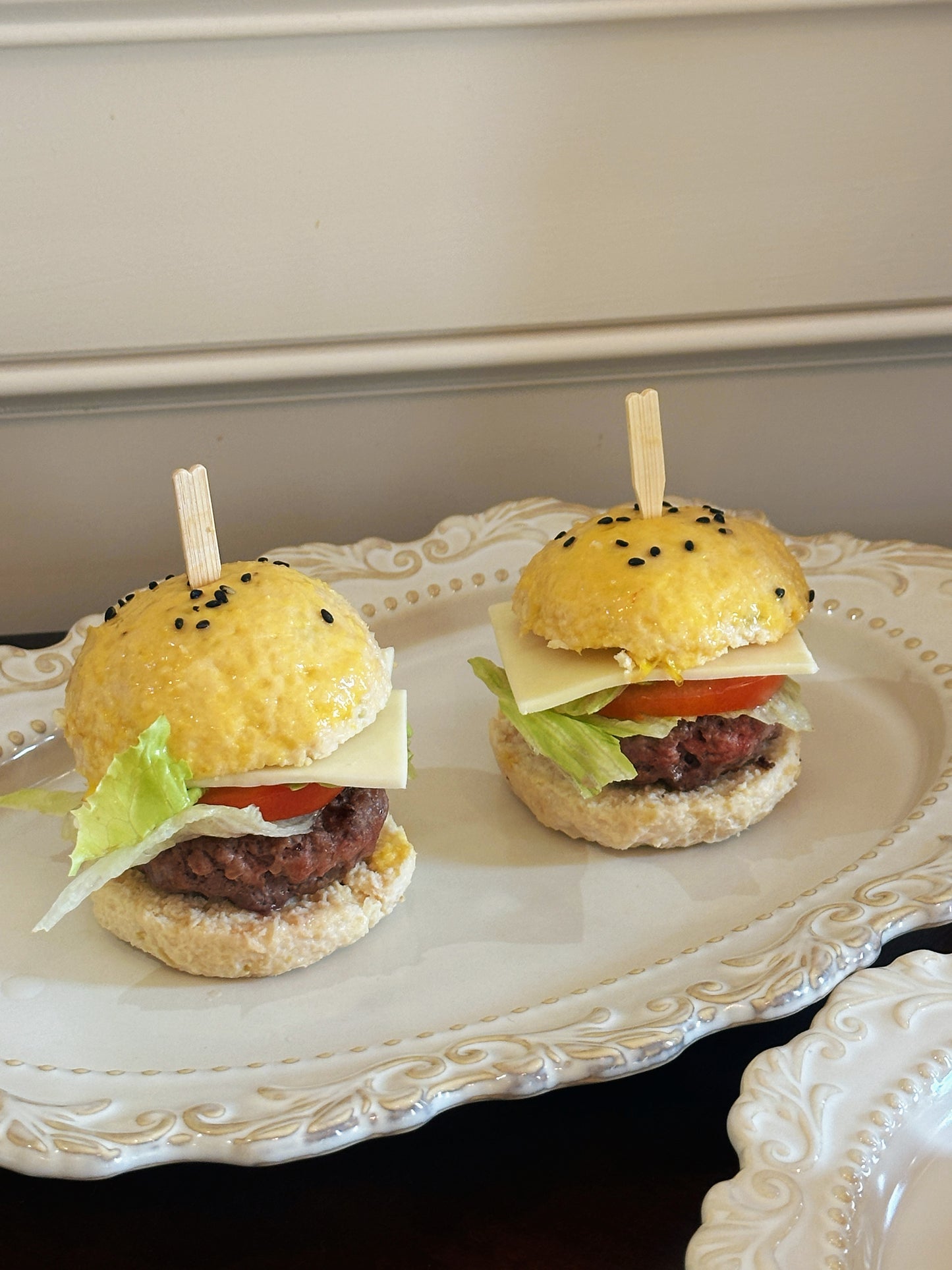 Toto Burger Bucket