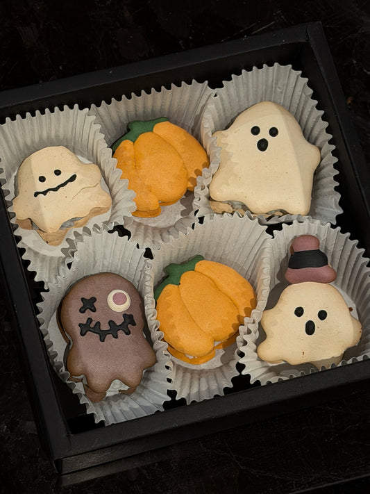 A A Halloween Macarons (for Dogs)